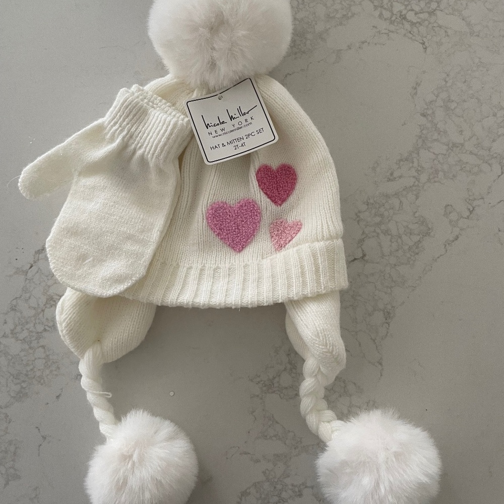 Hat and gloves